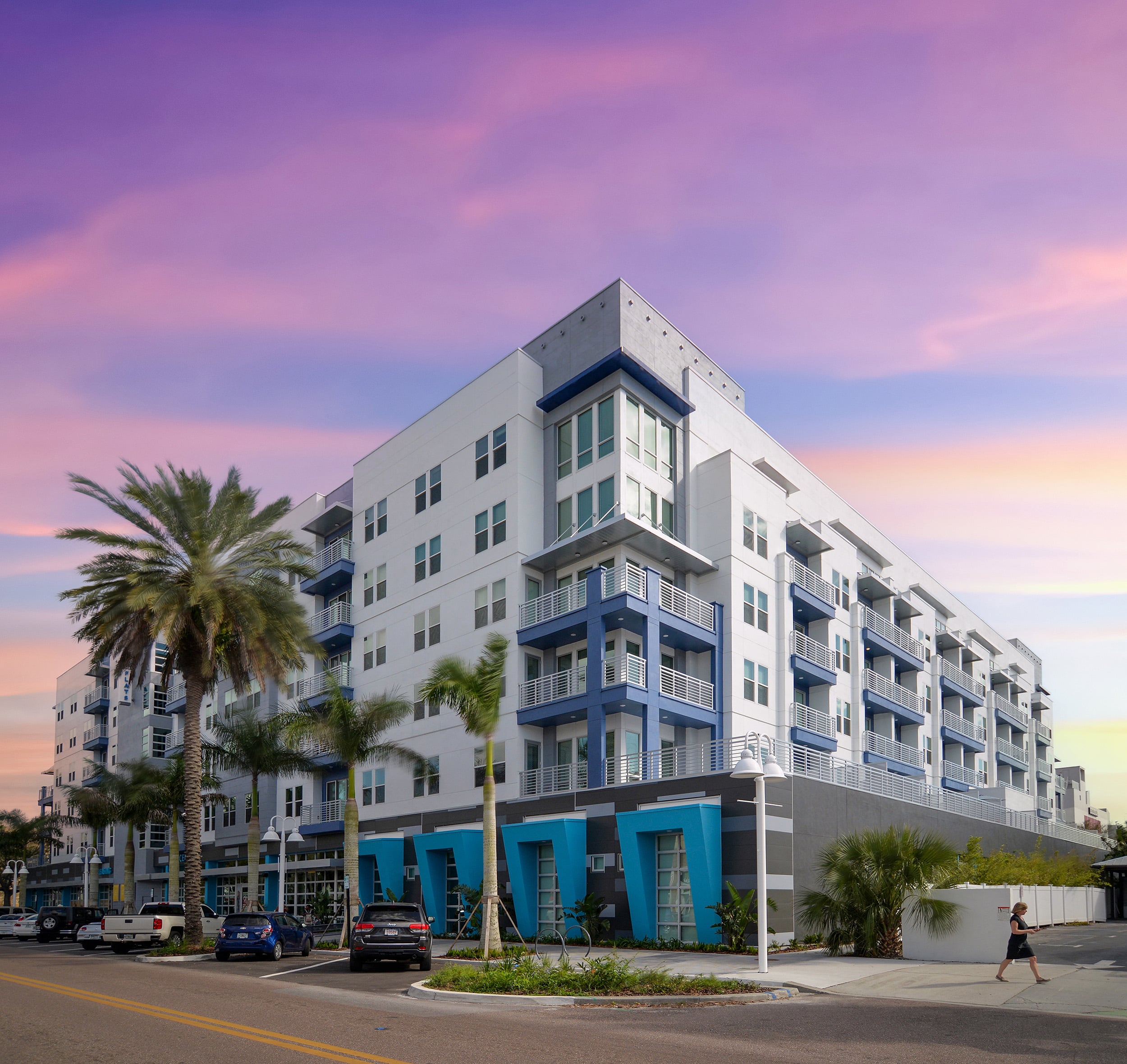 3784-04-Exterior_Sky Extend_2500PX