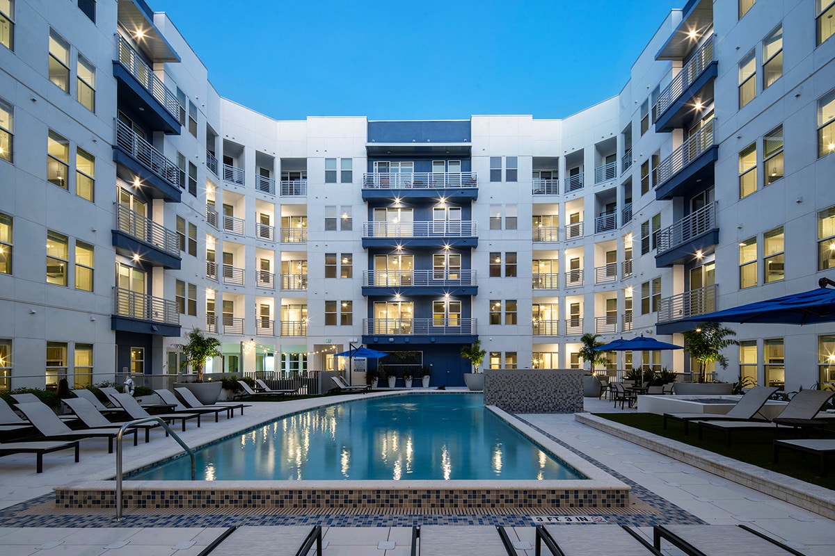 3784-17-Pool_1200x800